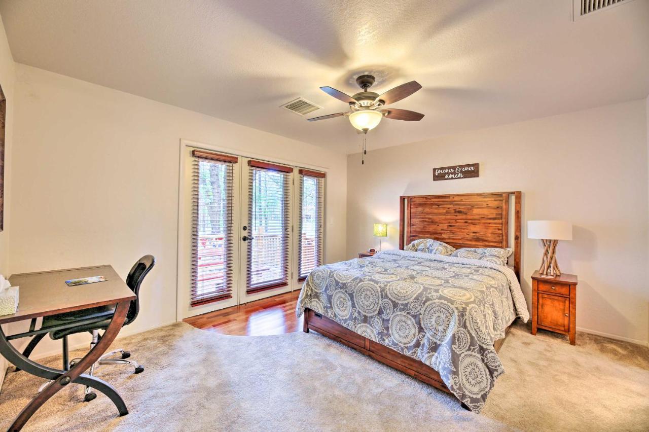 Lush Pinetop Retreat With Large Deck And Wooded Yard! Bagian luar foto