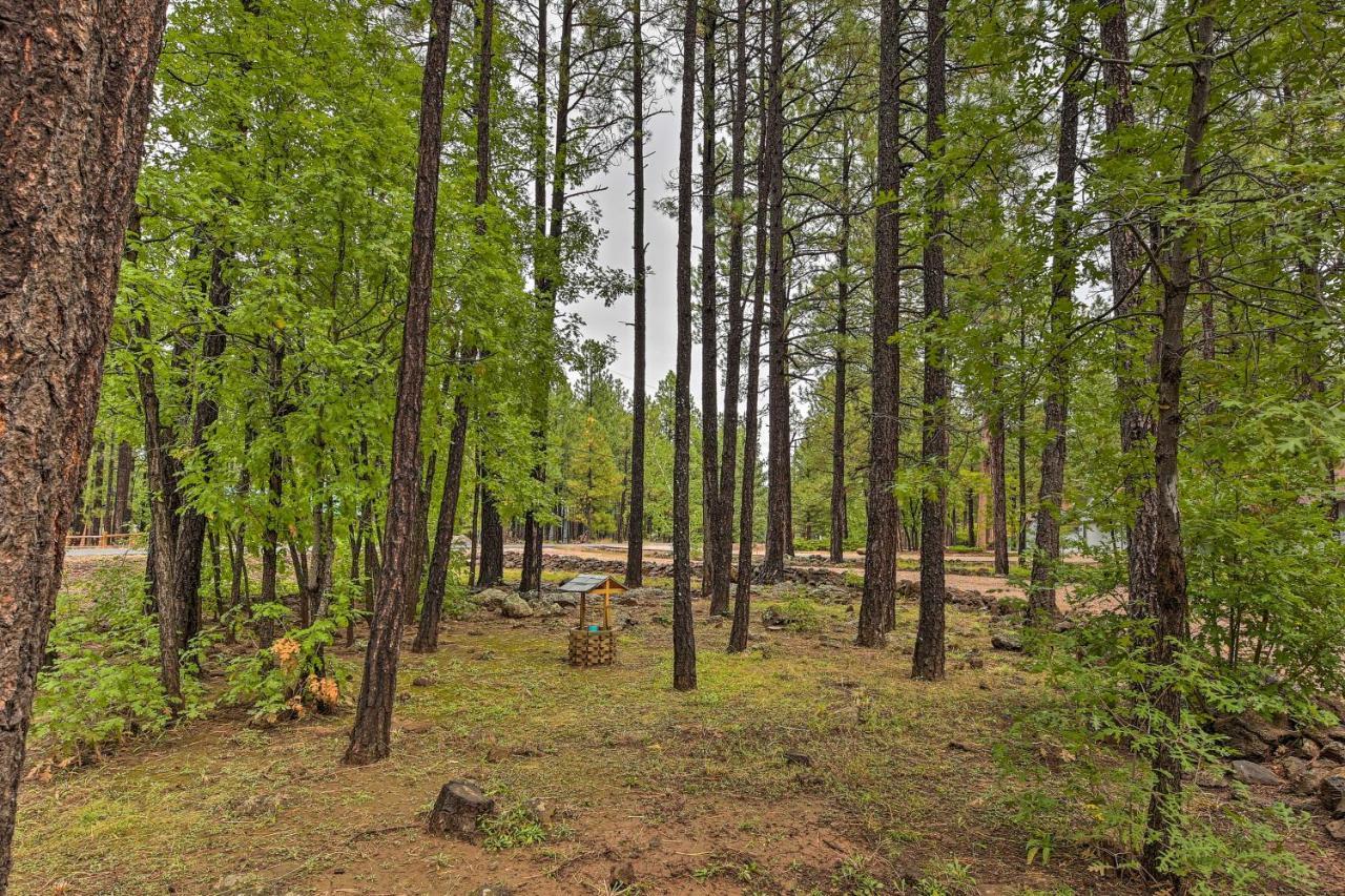 Lush Pinetop Retreat With Large Deck And Wooded Yard! Bagian luar foto