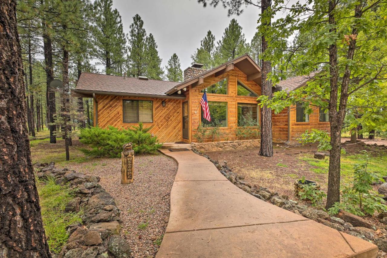 Lush Pinetop Retreat With Large Deck And Wooded Yard! Bagian luar foto